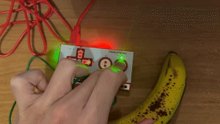 Testing a banana like in the tutorial